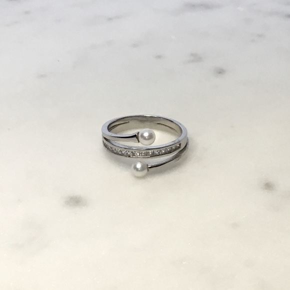 Sterling Silver Cz & Simulated Pearl Ring - Picture 6 of 15